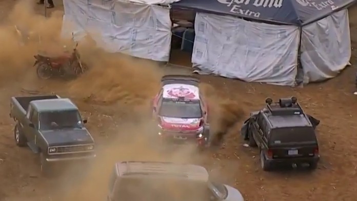 Brit Kris Meeke zablúdil na parkovisku.