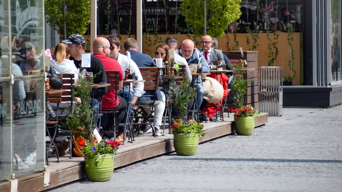 Plná prevádzka na nábreží Dunaja.