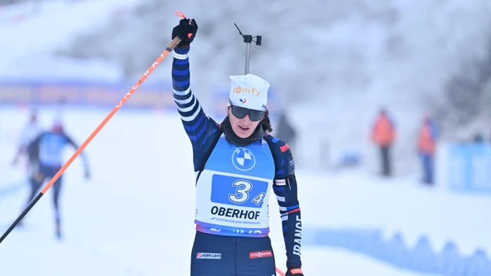 Štafetu v Oberhofe ovládli francúzske biatlonistky, Nórky tentokrát druhé. Slovenky z trate stiahli