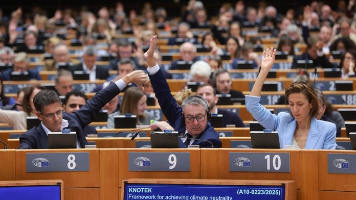 Europoslanci podporili návrh na zníženie emisií o 90 percent do roku 2040