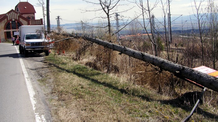 Silný nárazový vietor zasiahol v noci na 8. apríla 2011 Vysoké Tatry