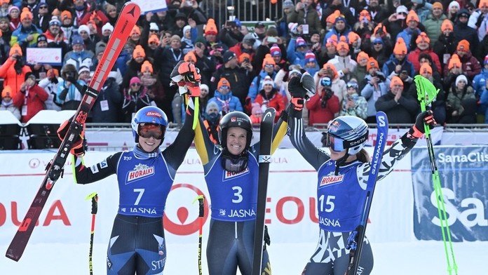 Obrovský slalom v Jasnej ovládla Sara Hectorová. Skloniť sa pred ňou musela aj Mikaela Shiffrinová