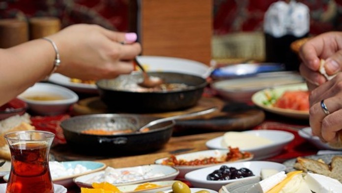 Zjedli populárne jedlo a zomreli: Pre muža sa dovolenka zmenila na horor, neprežila žena ani jeho dve deti