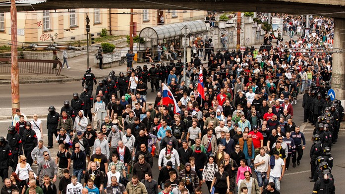 Pochod radikálov v Bratislave.