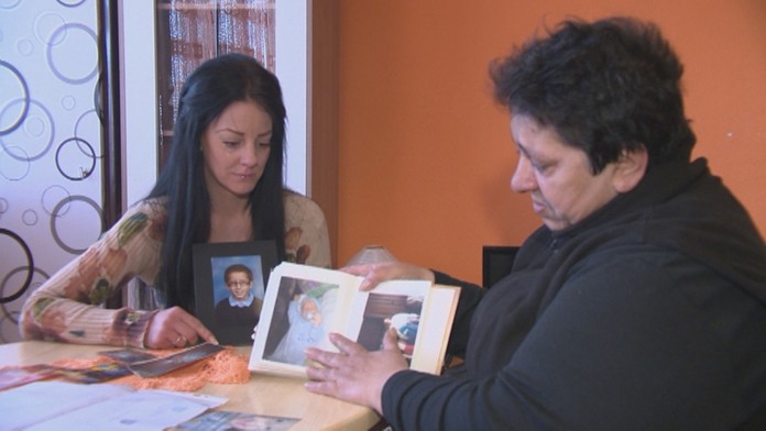 Obvinený muž na súde celý čas pôsobil mĺkvym dojmom a pred kamerou nič nepovedal.