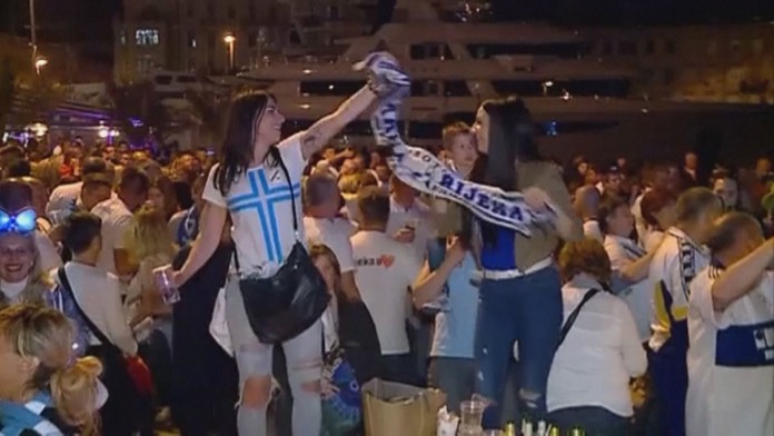 Titul oslavovali na námestiach, ale aj v spálni.