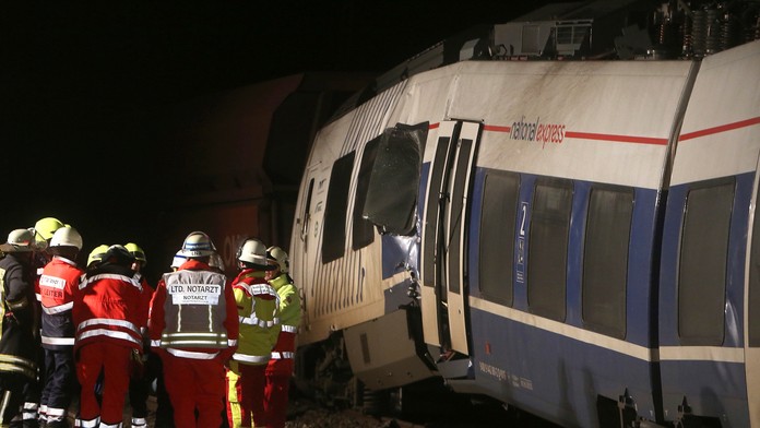 Robert Lewandowski strieľa úvodný gól v zápase skupinovej fázy Ligy majstrov Bayern Mníchov.