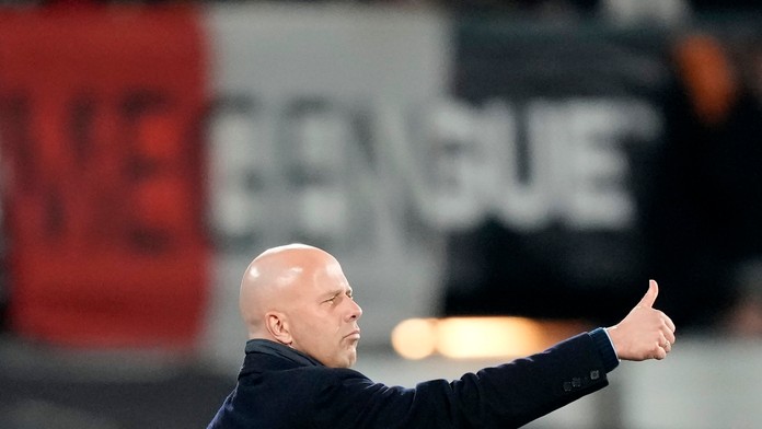 Dávid Hancko a Leo Sauer budú mať nového trénera. Kouča Feyenoordu ukoristil top tím Anglicka