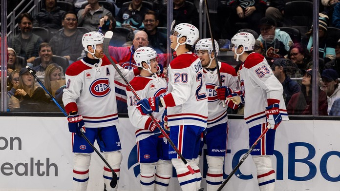 VIDEO: Slafkovský bol na konci krásnej kombinácie. Montreal takmer stratil zápas, no hrdinom bol Caufield