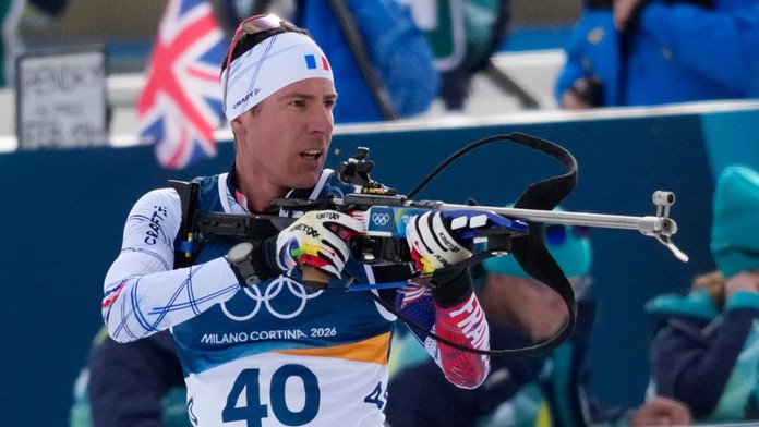 Fillon Maillet zlatý v šprinte. Borguľa postúpil do stíhačky