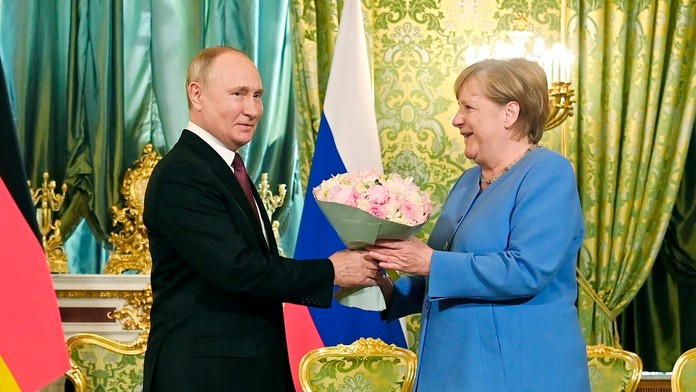 Vladimir Putin, Angela Merkelová privítanie