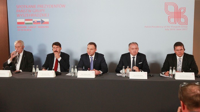 Maroš Šefčovič, Andrzej Duda, Andrej Kiska, Miloš Zeman, János Áder počas summitu V4.
