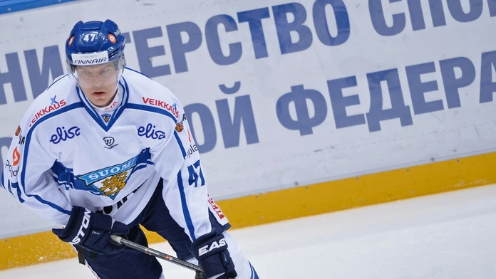 Teemu Ramstedt na rchívnej snímke z roku 2014 v drese fínskej reprezentácie..jpg