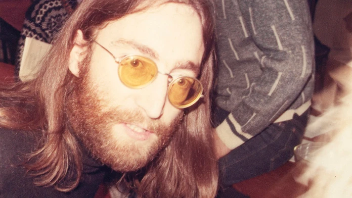 Britský hudobník John Lennon.