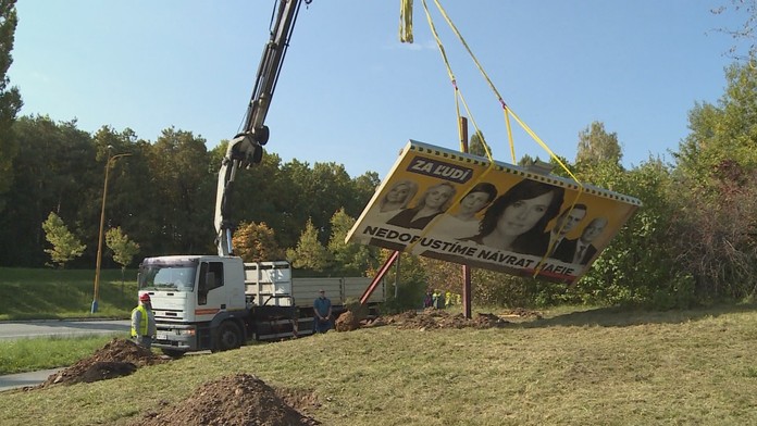 Bilboard strany Za ľudí odstránili.