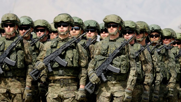 Rusko má na hraniciach NATO 360-tisíc vojakov pripravených na boj, tvrdí nemecký expert. Litva to označila za nezmysel