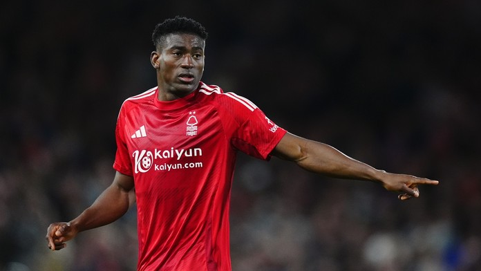 Hráč Nottinghamu je v umelom spánku, jeho zraneniu sa dalo zabrániť. Kontroverzné pravidlo vyvoláva diskusie