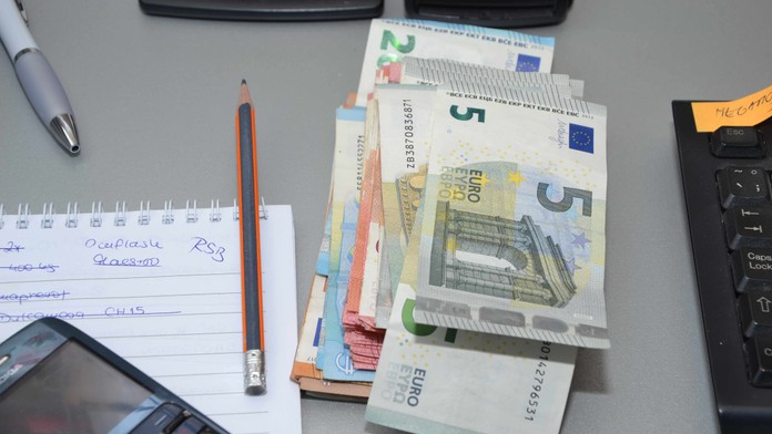 Pozor, jedna z najväčších bánk plánuje zmeny. Niektorým klientom nepôjde elektronické bankovníctvo či vklad hotovosti