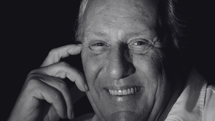 Zomrel Frederick Forsyth