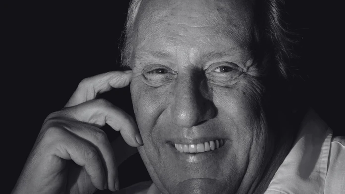 Zomrel Frederick Forsyth