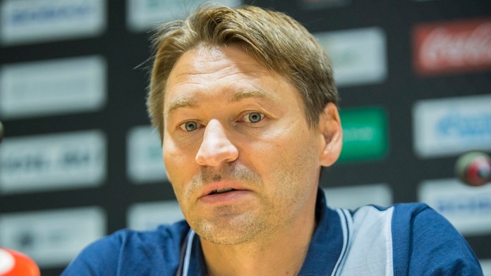 Tréner hokejistov HC Slovan Bratislava Vladimír Országh počas tlačovej konferencie pred štartom novej sezóny KHL.