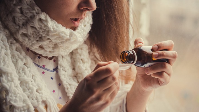 Keď poležať si pár dní nepomáha. Čo robiť s kašľom, ktorý neprechádza ani po dlhých týždňoch?