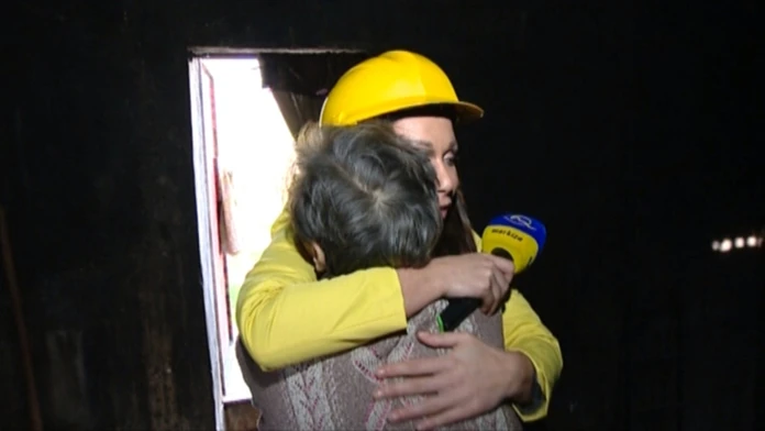 Reportérka Reflexu Kristína Kövešová s respondentkou.