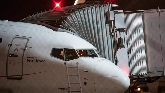 Lietadlo s repatriovanými Nemkami pristálo na letisku vo Frankfurte nad Mohanom.