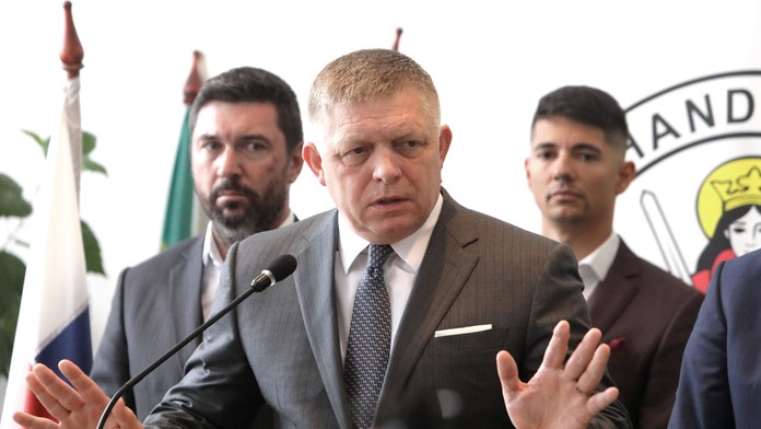 Fico zvoláva stretnutie troch najvyšších ústavných činiteľov