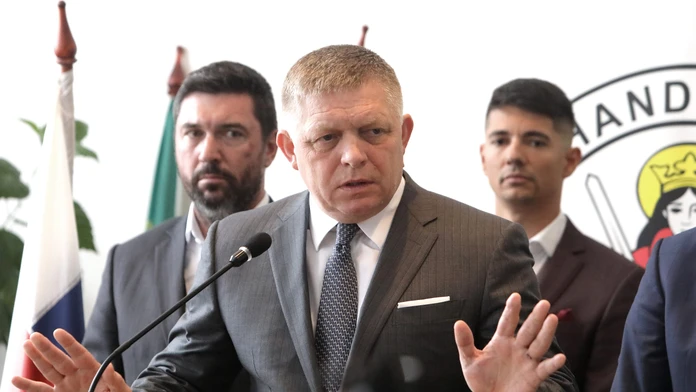 Takáč obvinil Zelenského z užívania drog, potvrdiť to mala jeho exhovorkyňa. Fico tvrdenie svojho ministra podporil