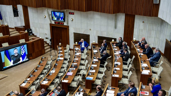 Plénum NR SR počas príhovoru Volodymyra Zelenského.