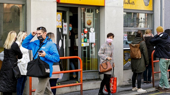 Britský princ William prekonal koronavírus.