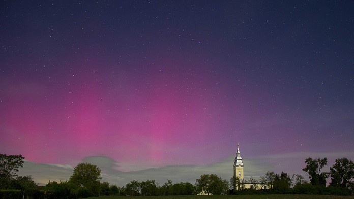 FOTO: Hotová pastva pre oči. Nad Slovenskom sa opäť objavila polárna žiara