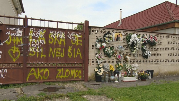 Hráč Herthy Berlín Ondrej Duda (uprostred) sa teší z gólu so spoluhráčmi.