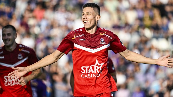 Weiss ho pre vlasy poslal do béčka. Hrnčár: S Calzonom úplne nesúhlasím, krok ako Pekarík by som nespravil