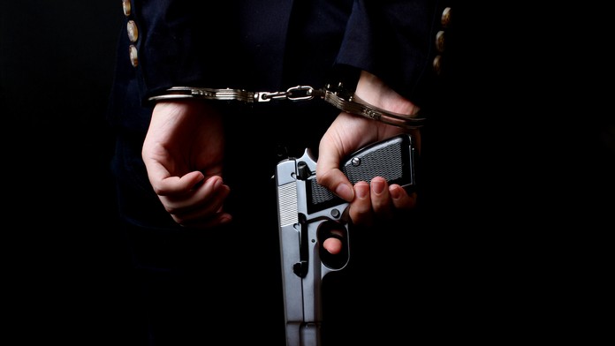 Zbraň v ruke- ilustračná snímka.