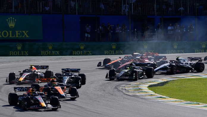 Verstappen pokračuje v dominancii aj v Brazílii. Šprint ovládol pred Norrisom, ktorý sa nevyhol chybe