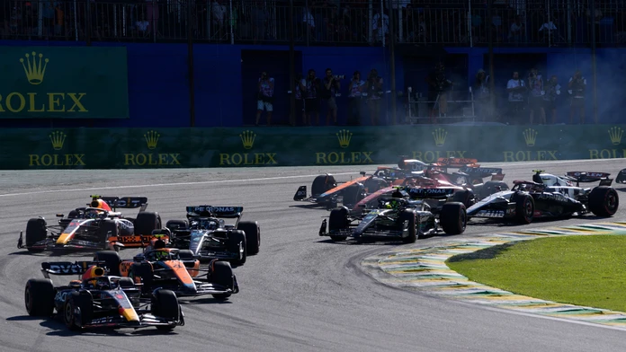 Nová sezóna, no všetko po starom. Verstappen a Red Bull dominovali