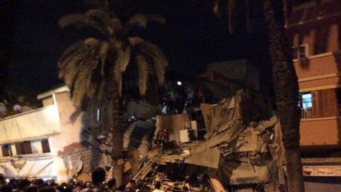 V Casablance sa zrútili budovy