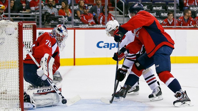 Slovenský krídelník Marián Hossa vyslal na brankára Bradena Holtbyho tri strely. 