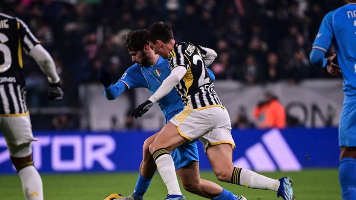 Neapol v šlágri kola nestačil na Juventus, ktorý sa dostal na čelo tabuľky