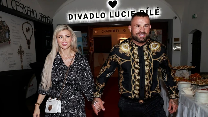 Manželia Vémolovci v pražskom Divadle Lucie Bílej