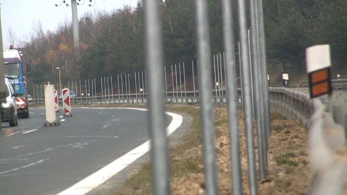 Medzi Košicami a Prešovom stavajú plot.