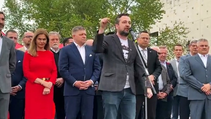 Ľuboš Blaha vraj na mítingu Smeru nadávky nepočul a takéto výrazy odsudzuje