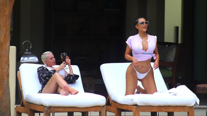 Kim posiela všetkým, čo urazili jej obrovský zadok, poriadne vulgárny odkaz