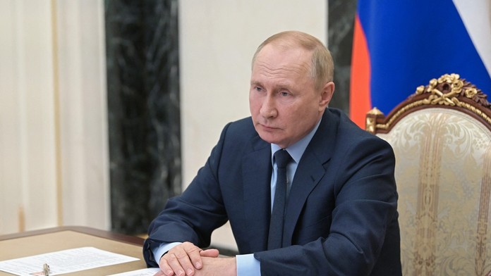 Putin na začiatku vojny odmietol mierovú dohodu s Kyjevom, tvrdia tri ruské zdroje