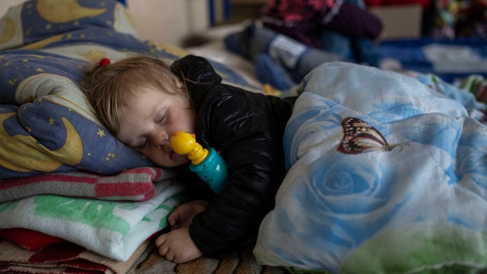 Z Ukrajiny utieklo pred vojnou viac ako päť miliónov ľudí