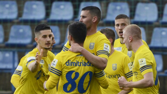 Gólová radosť Michalovčanov prvom semifinále Slovnaft Cupu proti Slovanu Bratislava.