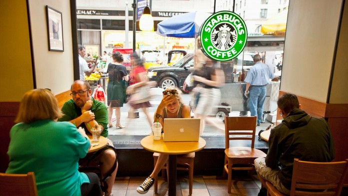 Kaviareň Starbucks.