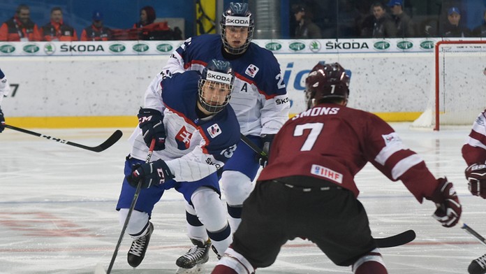 Zľava Miloš Fafrák, Patrik Hrehorčák a Sandis Smons z Lotyšška.